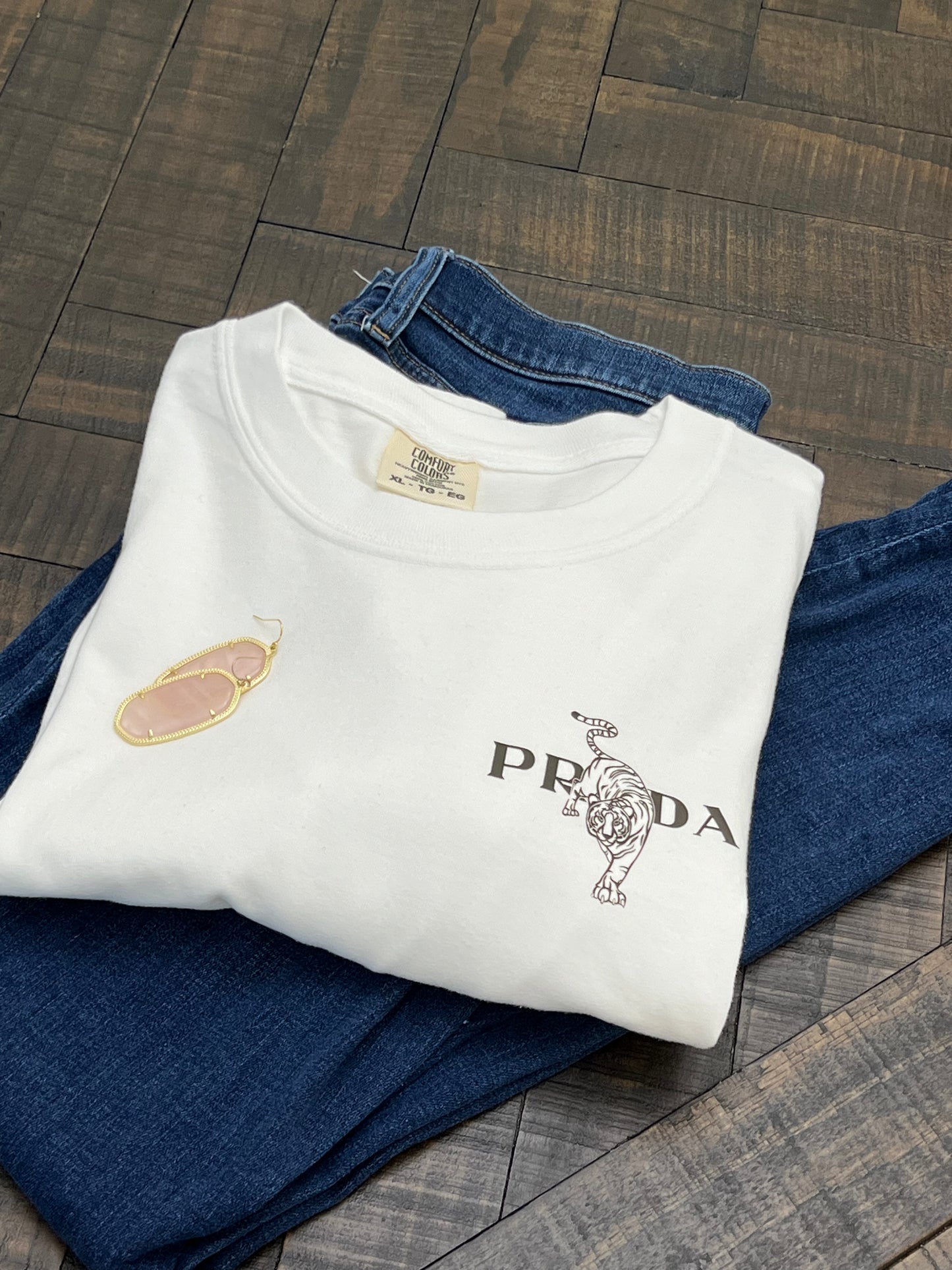 Tiger Pocket Design Comfort Colors Tshirt
