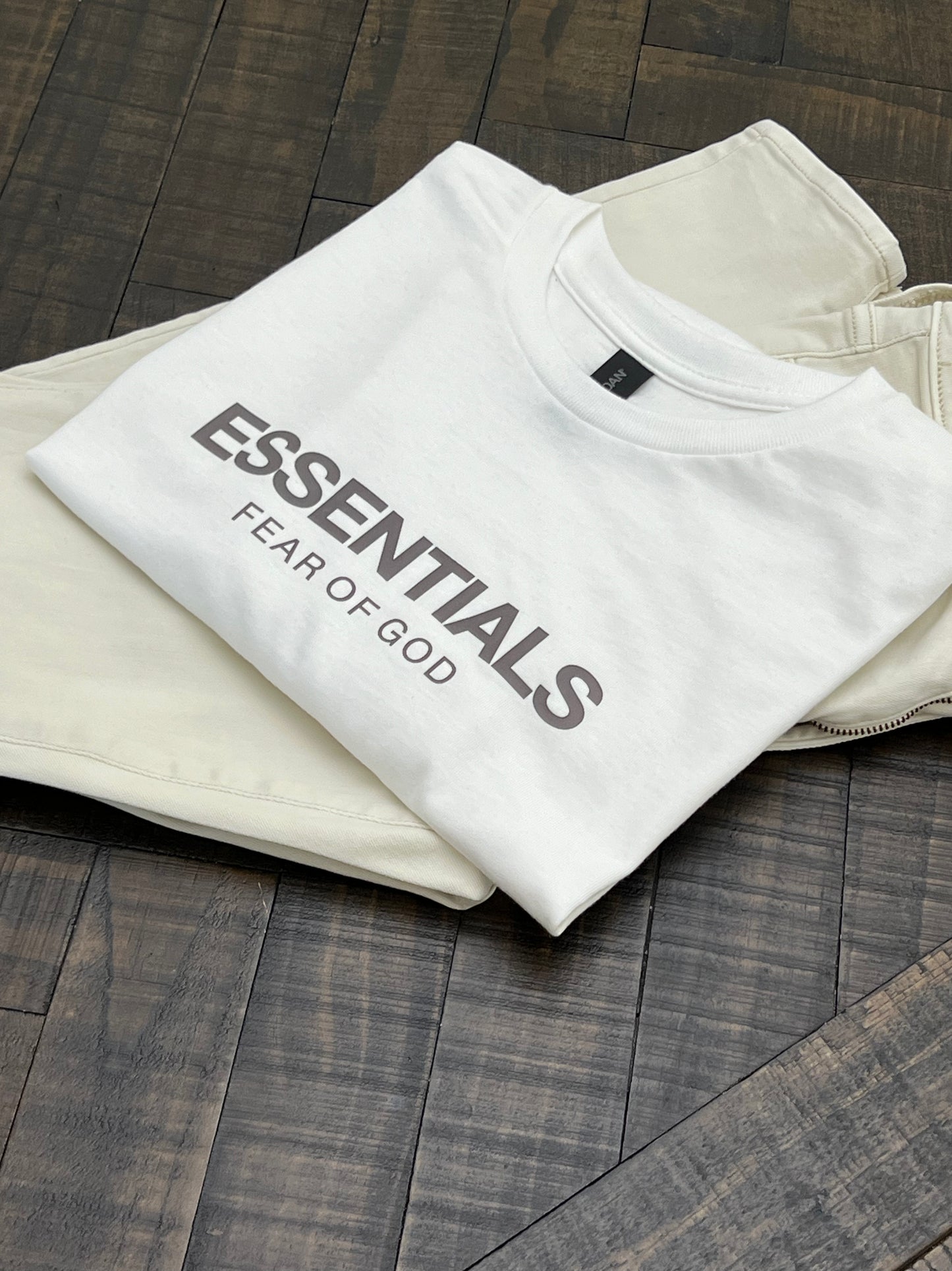 Essentials Gildan Tshirt