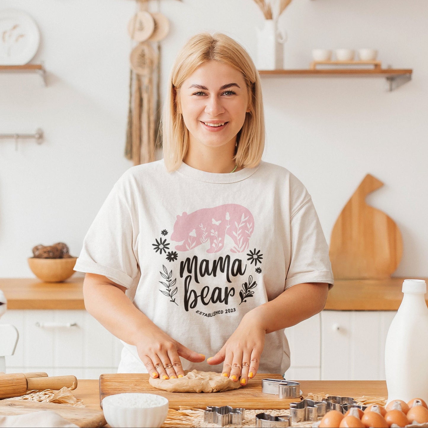 Mama UNISEX T-shirt - Mom Shirt - Mother's Day Gift - Christmas Gift - Baby Shower Gift - New Mom Shirt